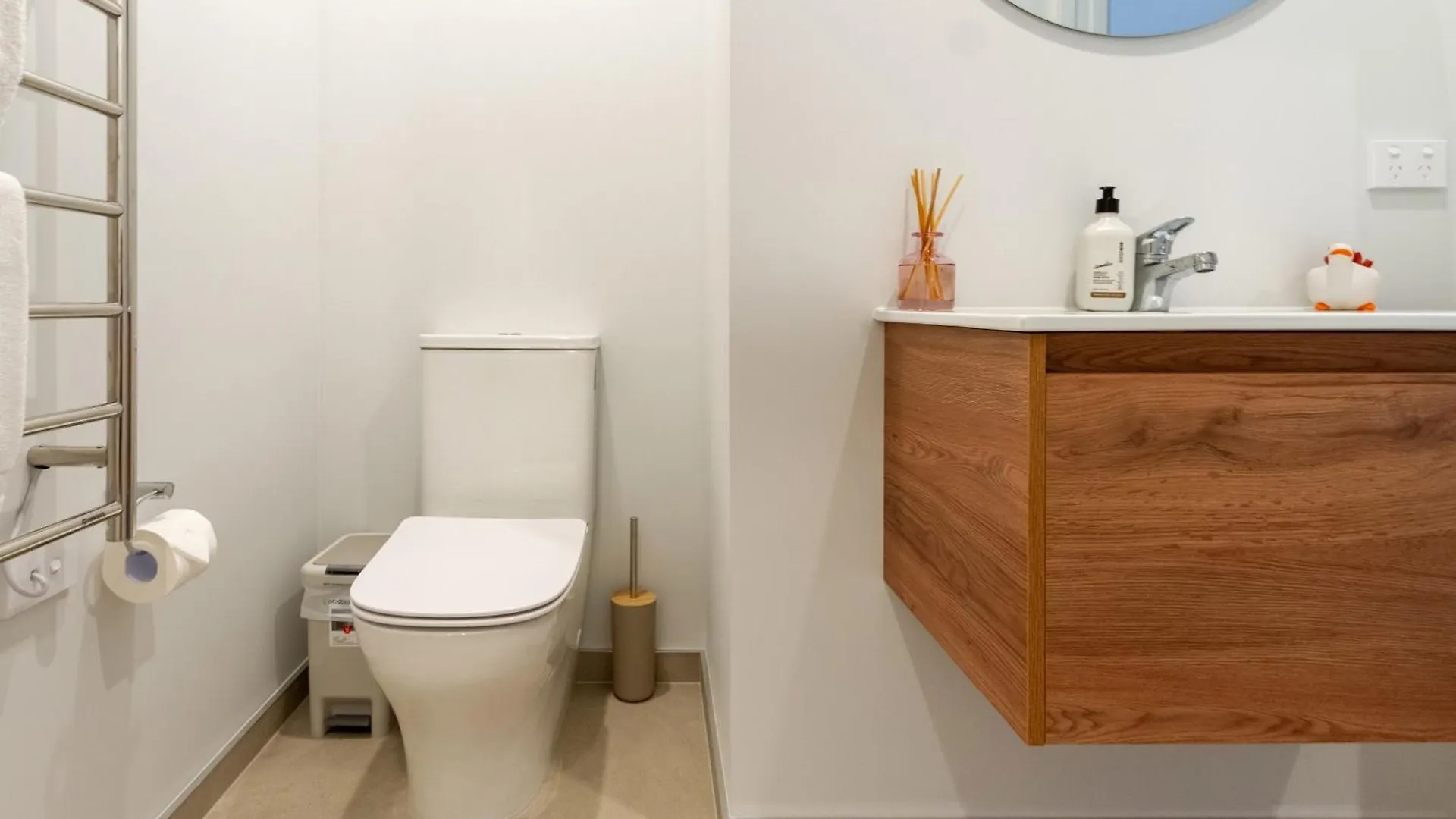 Bright & Spacious 2Br Near Ara Institute And Cbd Christchurch 0*,  New Zealand