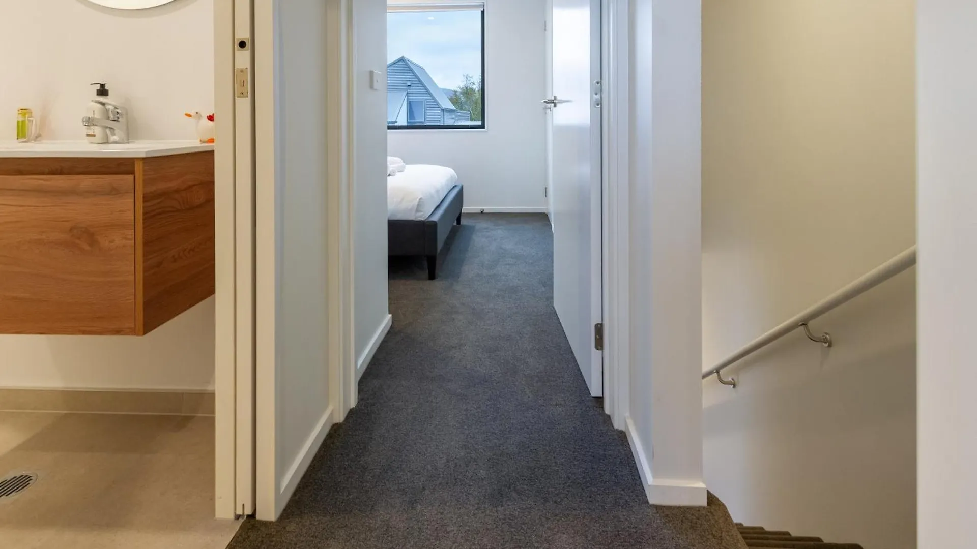 Bright & Spacious 2Br Near Ara Institute And Cbd Крайстчёрч 0*,